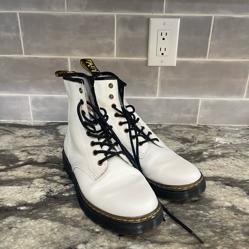 1460 WOMEN'S SMOOTH LEATHER LACE UP BOOTS